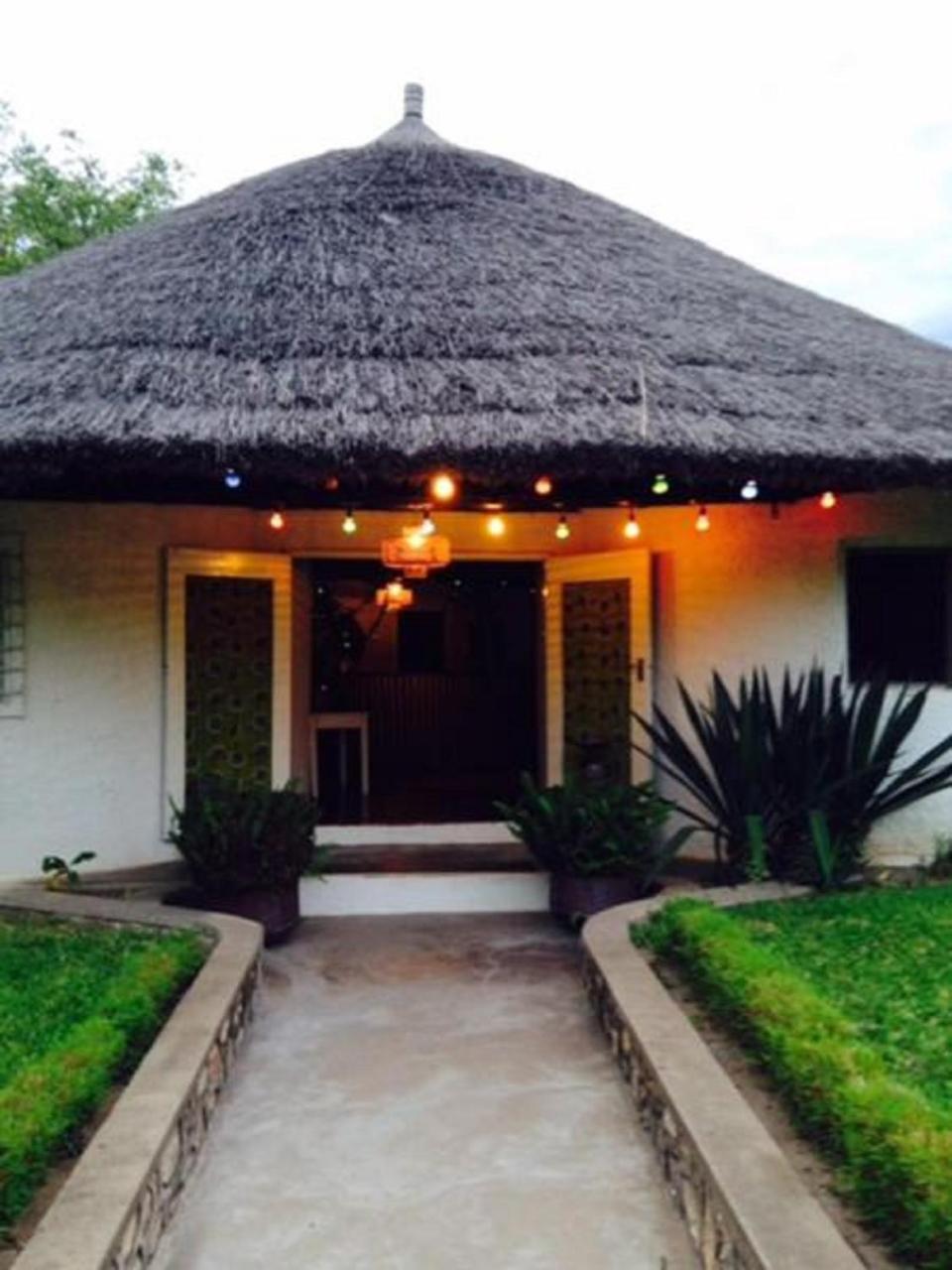 Musungwa Safari Lodge Shanjungu Exteriör bild